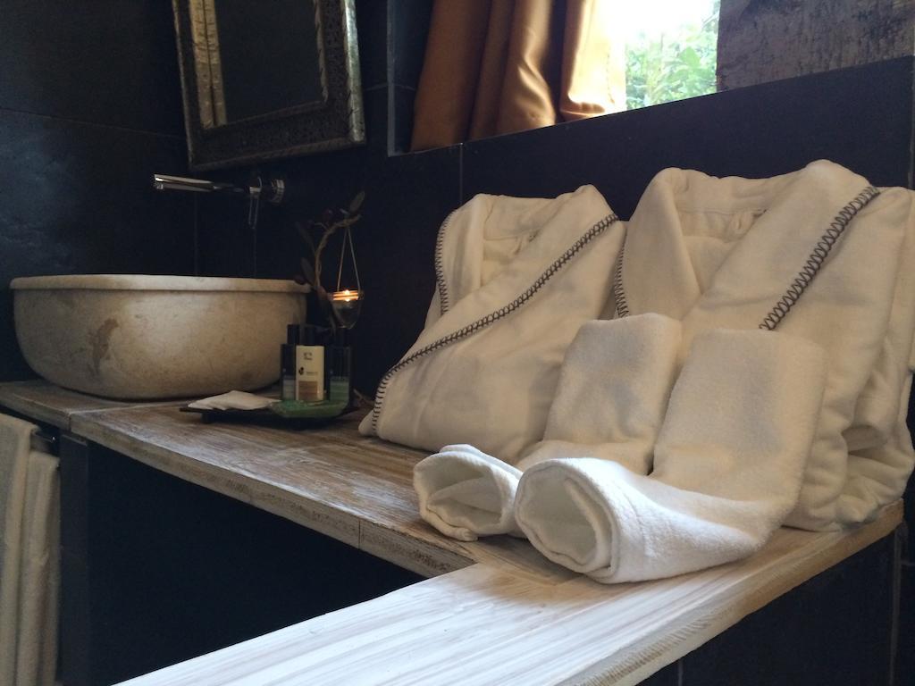 Seven Maze Charming House Bed & Breakfast บารี ภายนอก รูปภาพ