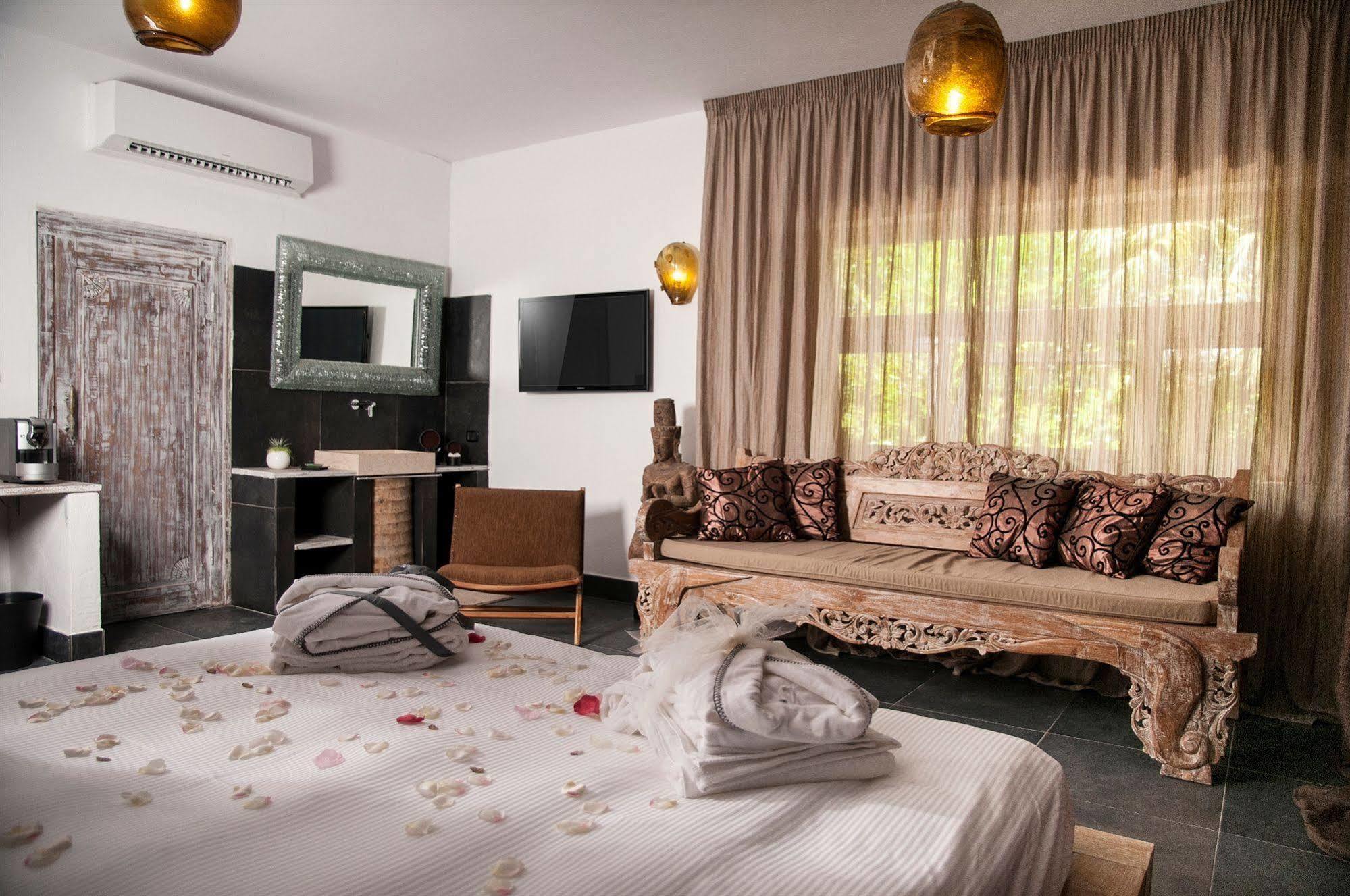 Seven Maze Charming House Bed & Breakfast บารี ภายนอก รูปภาพ
